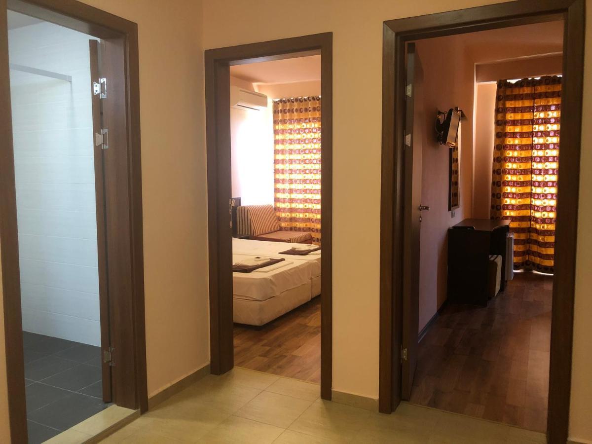 Bisser Hotel - Free Parking - Free Pool Access Baltschik Exterior foto