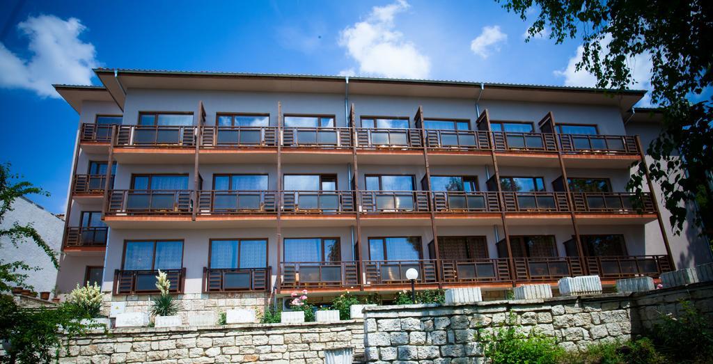 Bisser Hotel - Free Parking - Free Pool Access Baltschik Exterior foto
