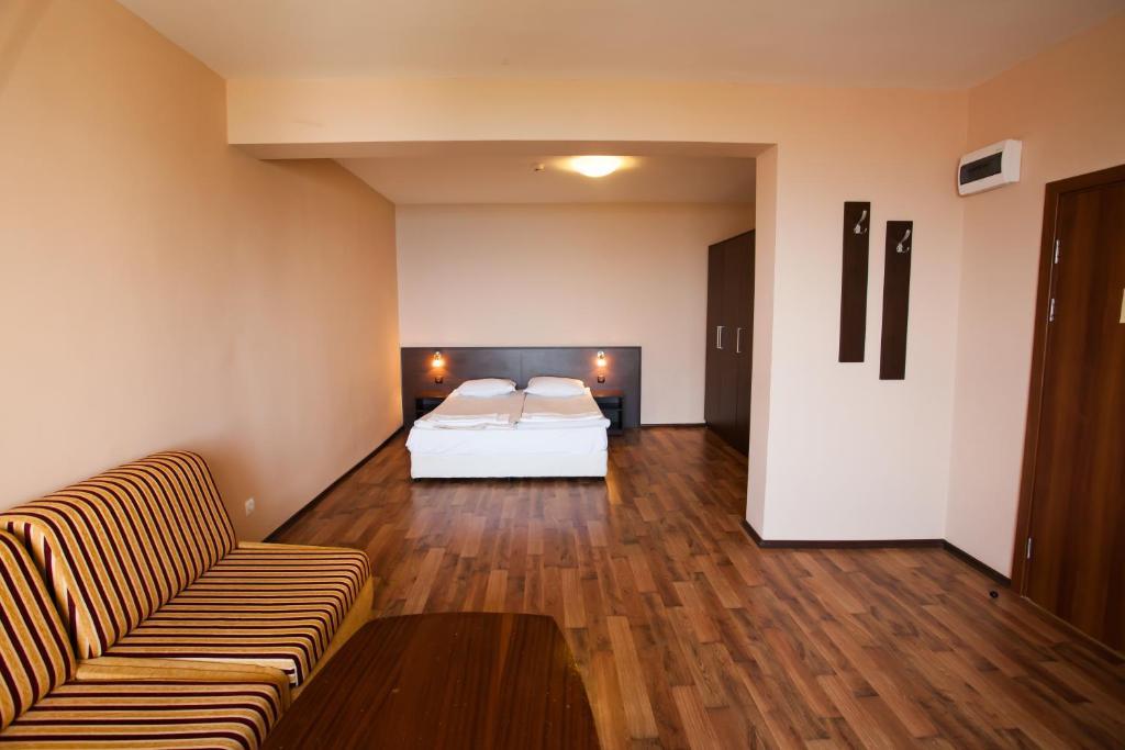 Bisser Hotel - Free Parking - Free Pool Access Baltschik Zimmer foto