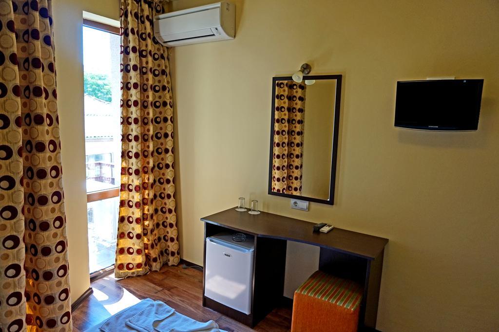 Bisser Hotel - Free Parking - Free Pool Access Baltschik Exterior foto