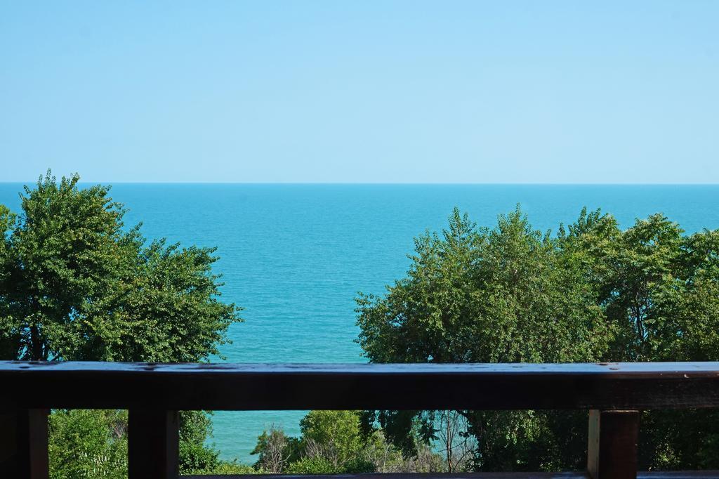 Bisser Hotel - Free Parking - Free Pool Access Baltschik Exterior foto