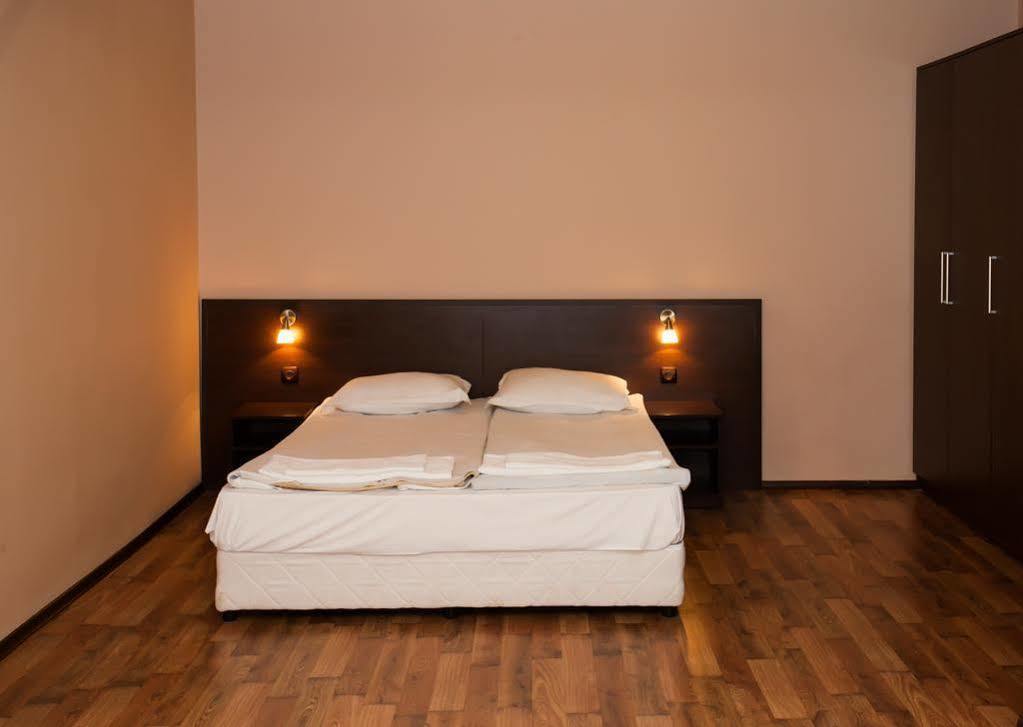 Bisser Hotel - Free Parking - Free Pool Access Baltschik Exterior foto