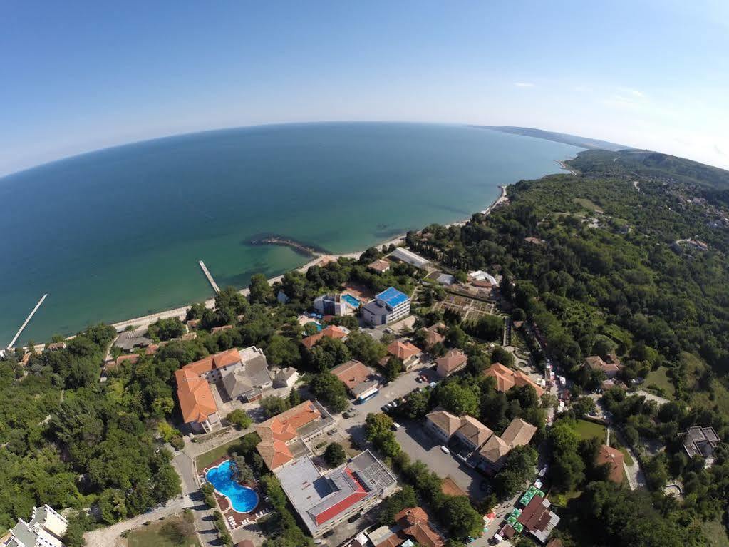Bisser Hotel - Free Parking - Free Pool Access Baltschik Exterior foto